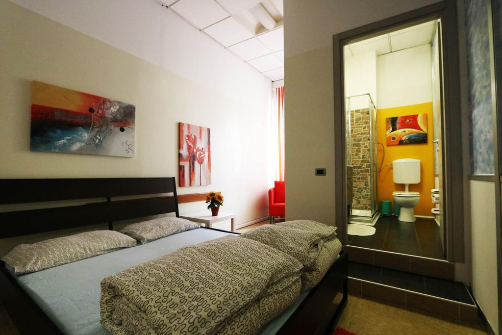 Panda Hostel Milano Exteriör bild